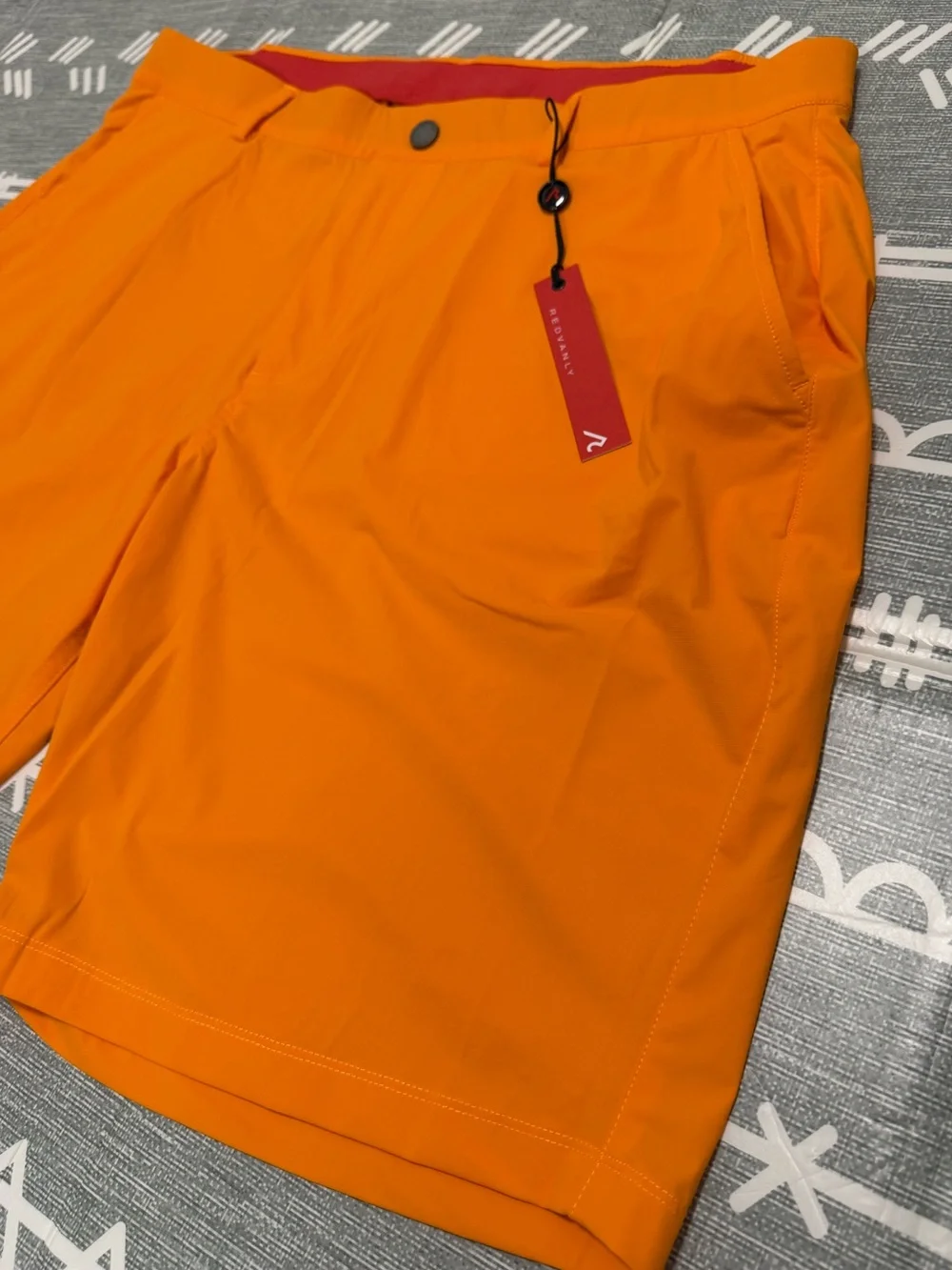 Redvanly nwt hanover
